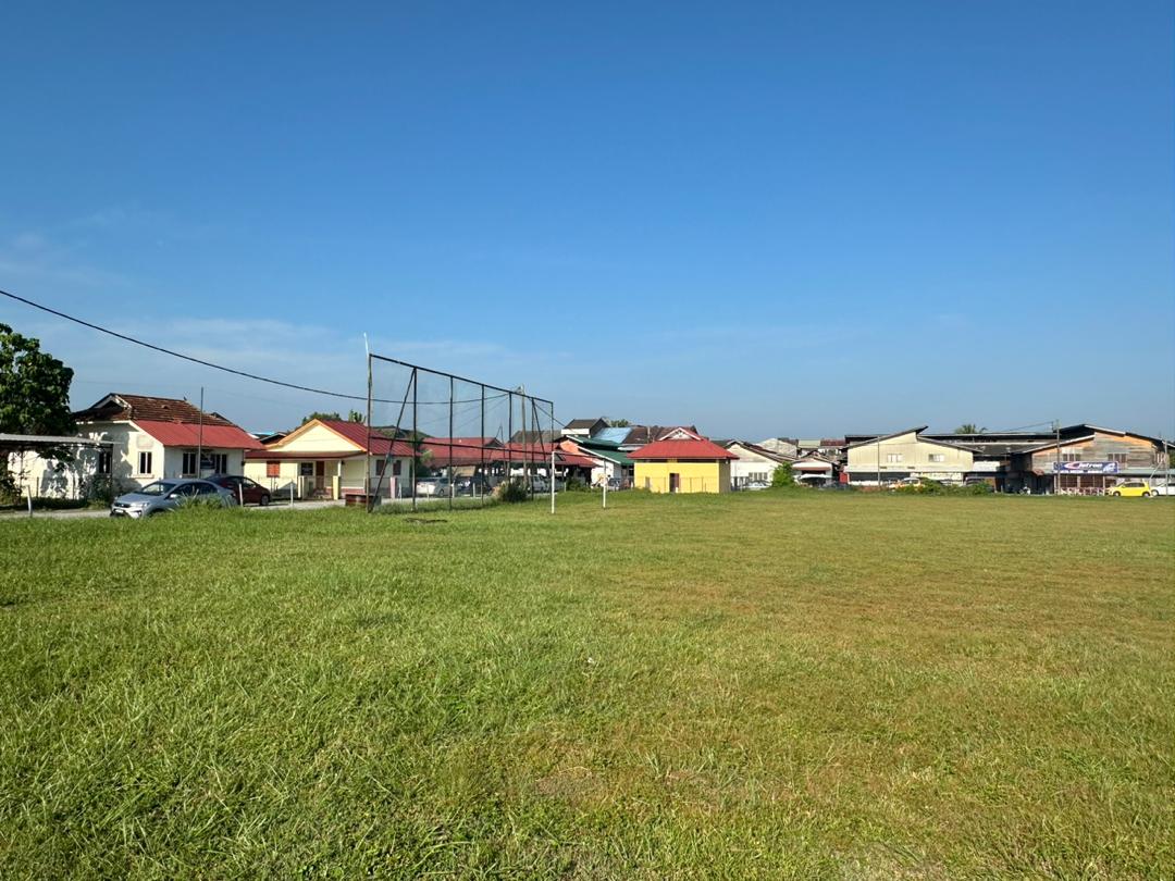 PADANG BOLA SUNGKAI
